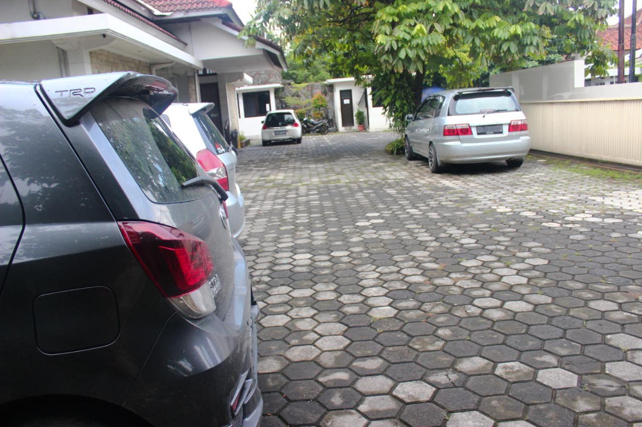 Hotel Graha Kinasih Kotabaru Yogyakarta Exterior photo