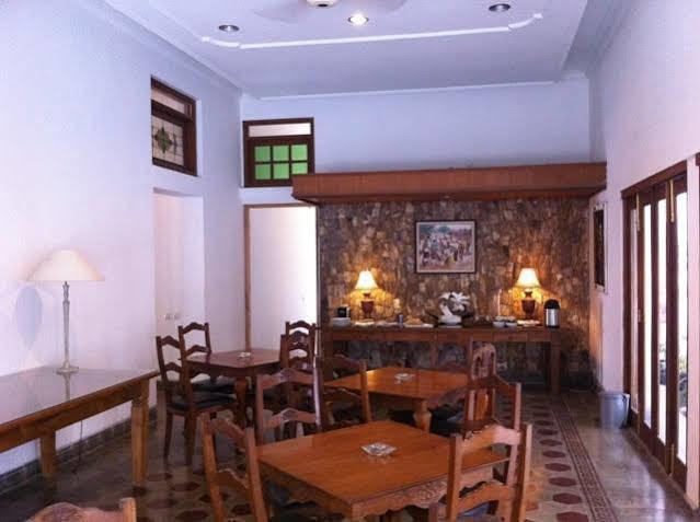Hotel Graha Kinasih Kotabaru Yogyakarta Exterior photo